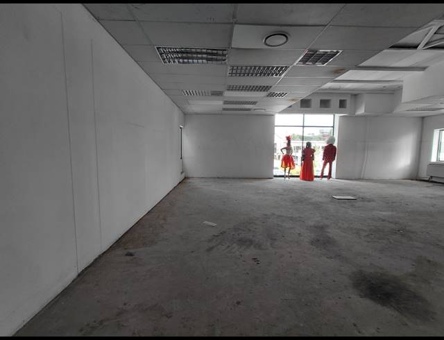 134M² RETAIL TO LET IN BRYANSTON